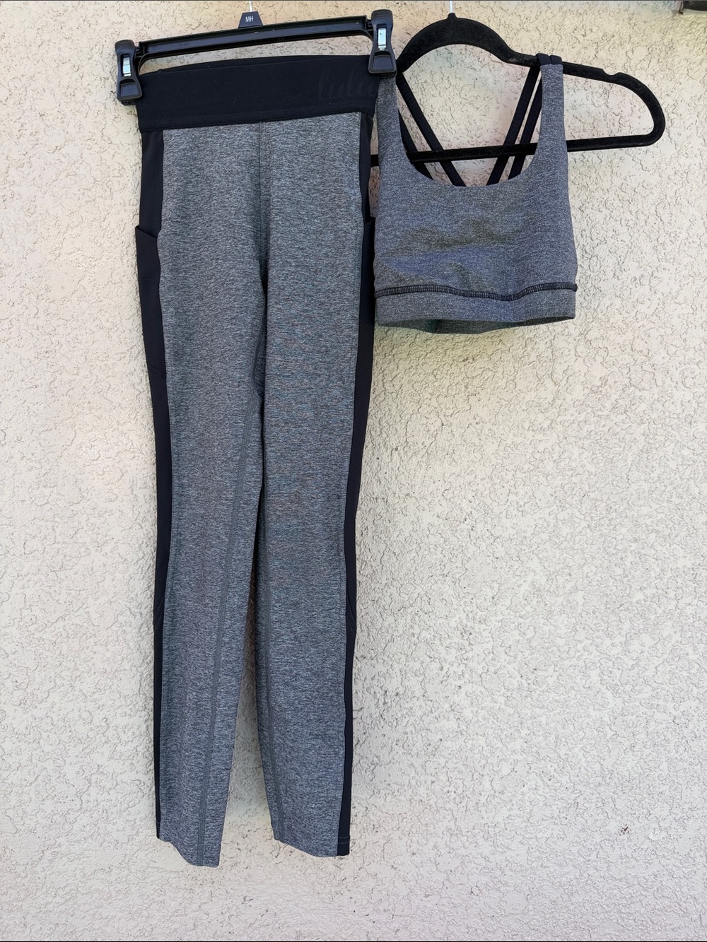 lululemon athletica Gray Leggings with Black Side Panels and Matching Sports Bra